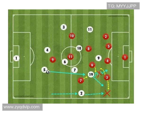 武汉足球队区域防守体系解析与战术应用探讨